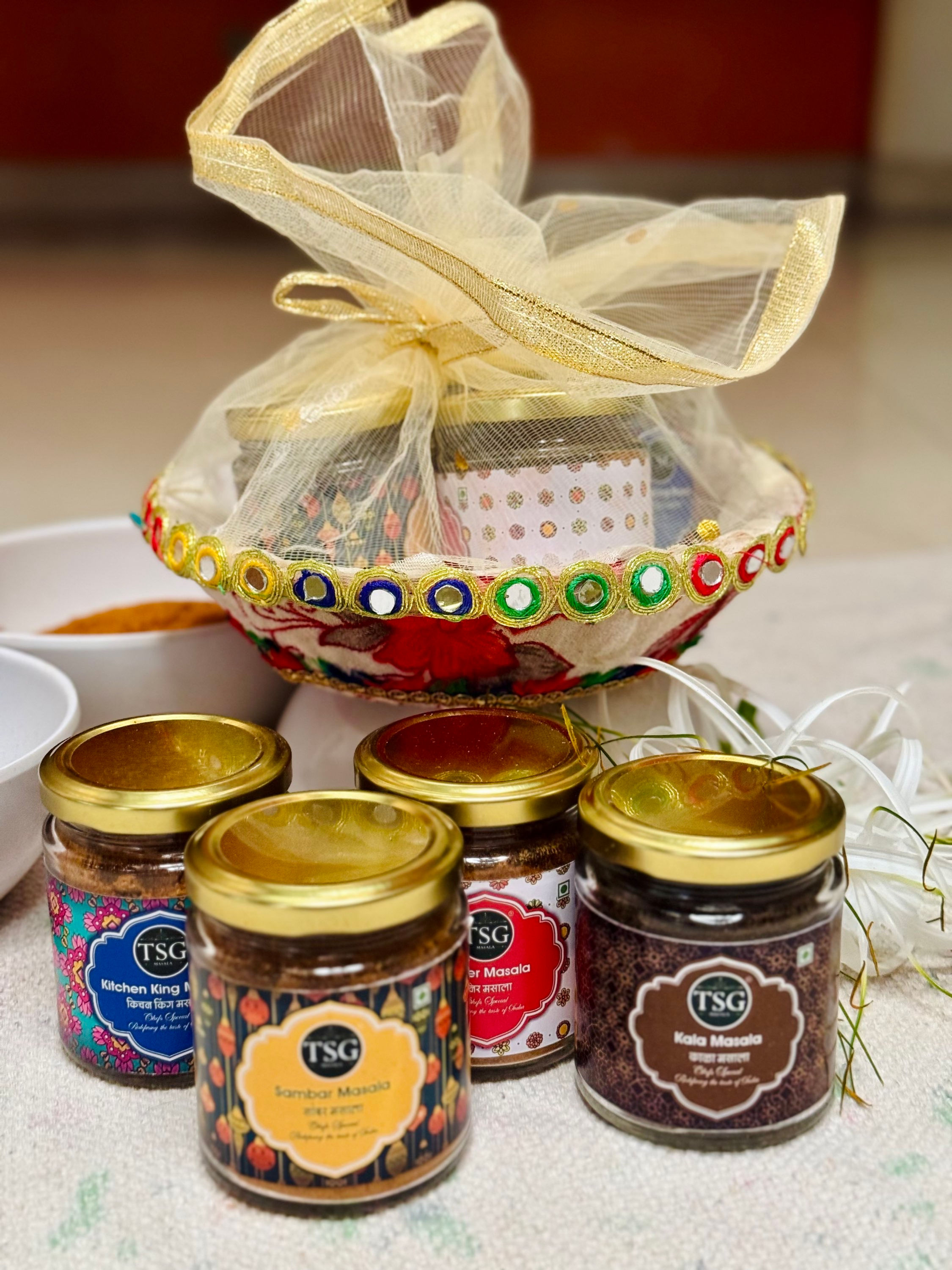 Diwali Masala Gift Basket (Round)- Pack of 3 Jar