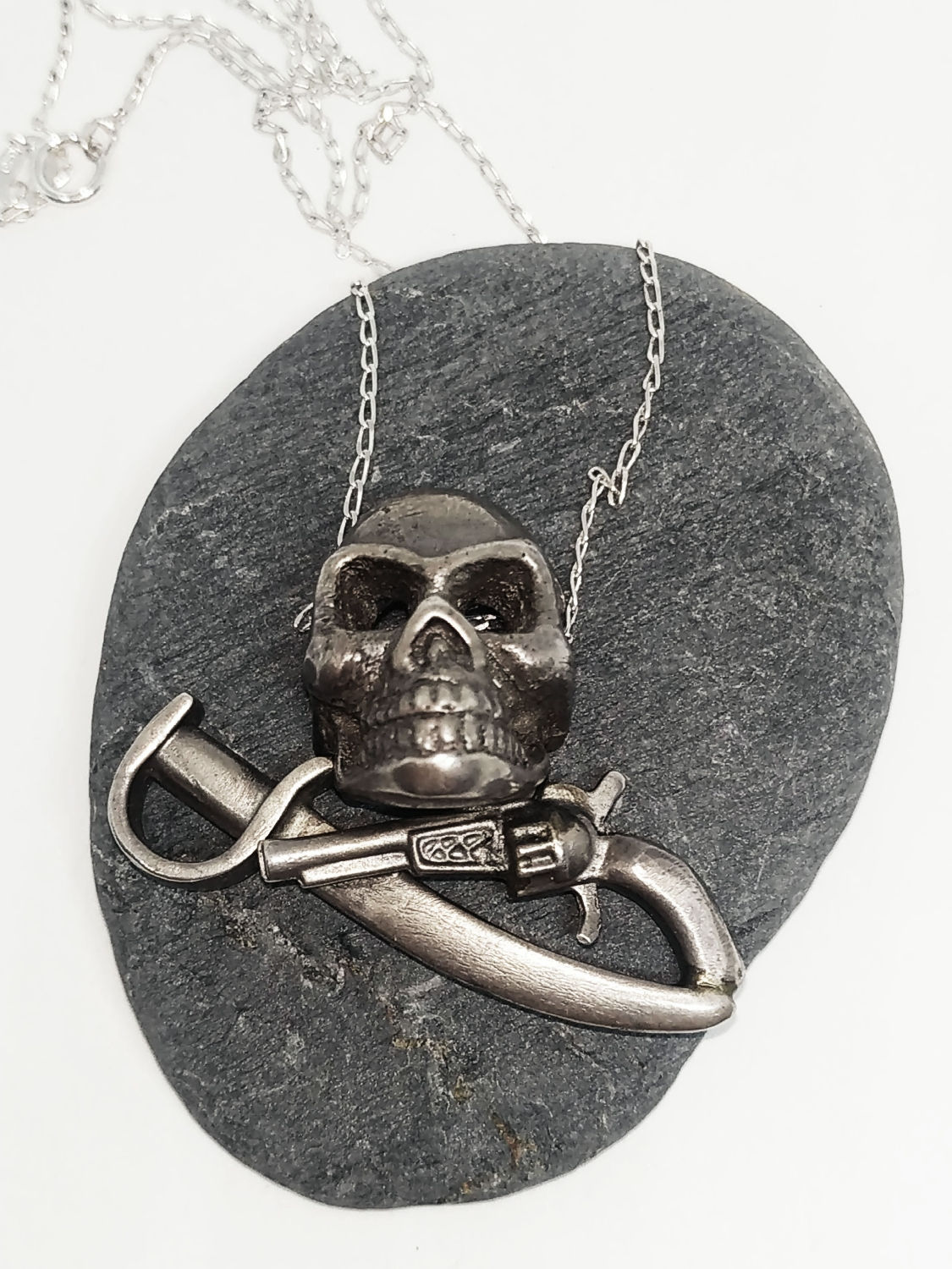 Collar Calavera Weapons