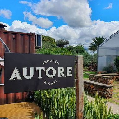 Naming e Identidade Verbal Autore Armazém e Café