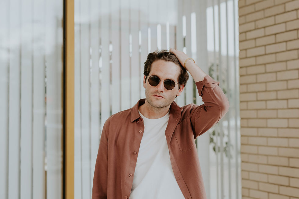 8 tendências de óculos masculino para o inverno 2023