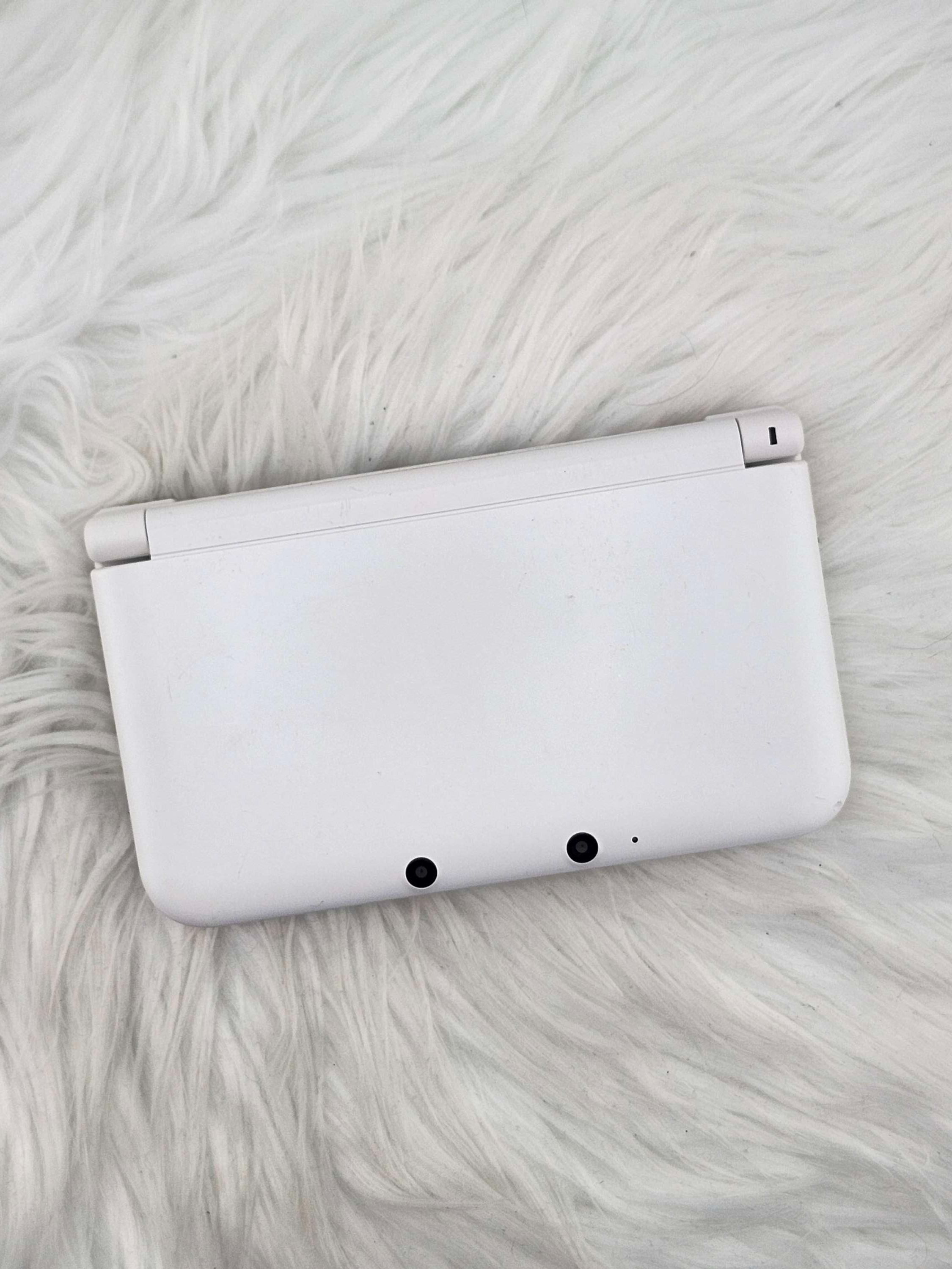 White 3DS XL