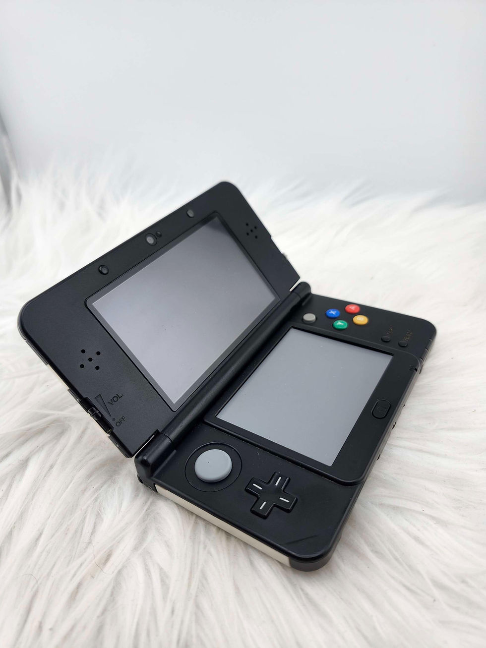Thumbnail: Black New 3ds with stripes and dots cover plates