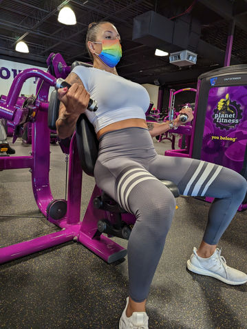 Nikki Biceps Workout