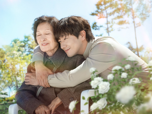 When Heavenly Ever After first announced its cast, some viewers raised eyebrows. Questions about casting an older actress in a fantasy romance story filled online forums. However, once the drama aired, it quickly became clear: Heavenly Ever After is not just another fantasy drama — it is a deeply moving story about love, life, and aging gracefully.