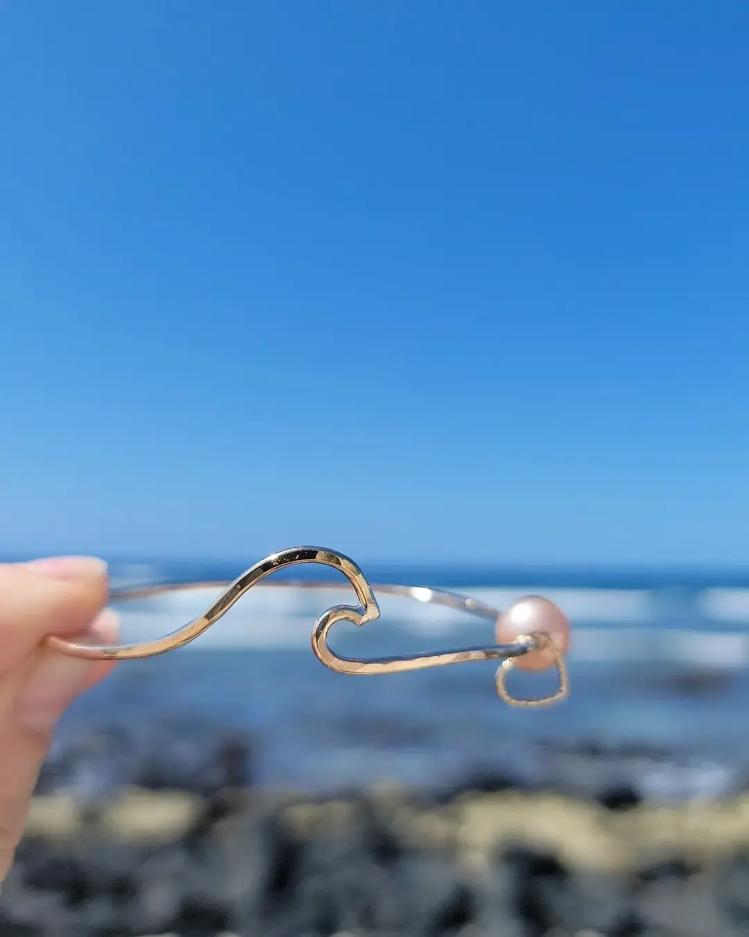 Nalu Bangle (Charm + Pearl)
