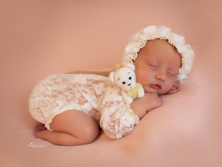 Newborn and Baby Photographer Basingstoke | Aldershot | Guildford | Reading | Woking | Staines
