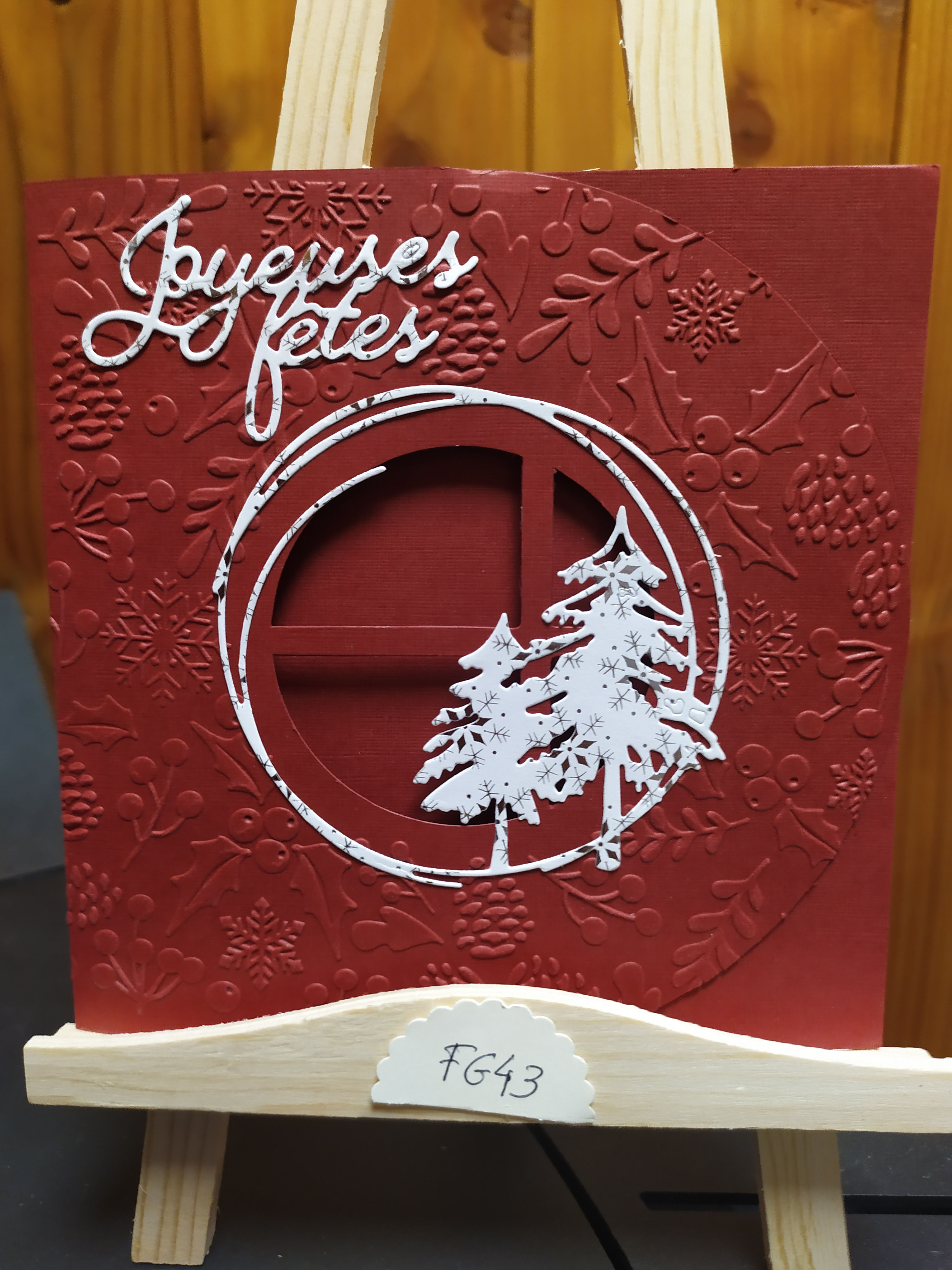 Carte JN gaufrée rouge Sapins Réf: FG 43