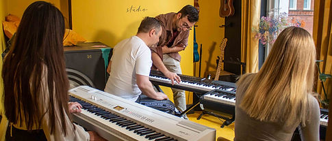 piano group lessons (LQ)-3.jpg