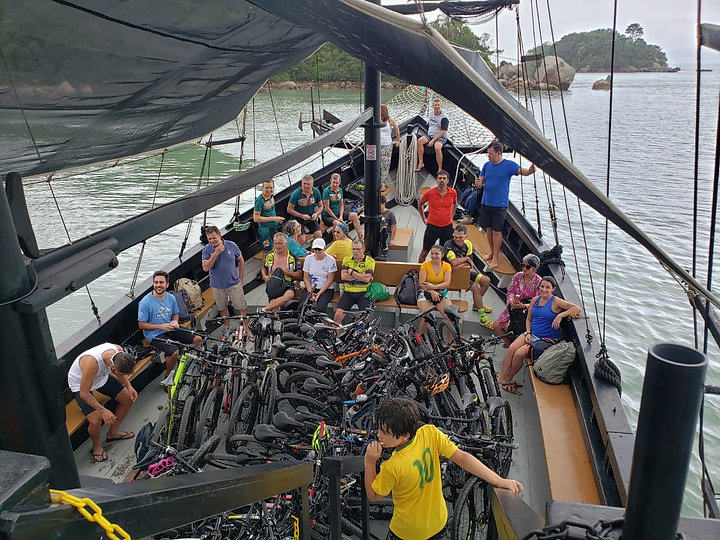 Pedal da Scuna - Baia dos Golfinhos de bike