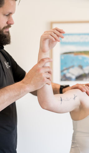 Physiotherapist assessment for arm injury