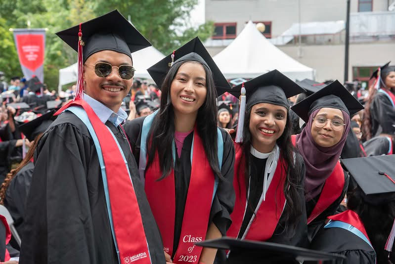 Nueva York lanza programa de colegio comunitario gratis