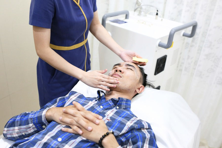 Khi chọn spa tắm trắng nam, nên so sánh giữa giá và các yếu tố mang lại để đảm bảo an toàn và hiệu quả lâu dài.