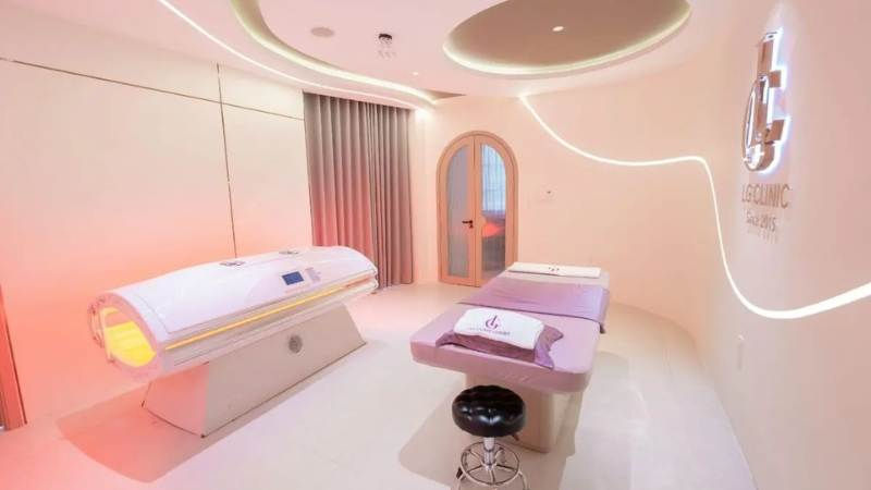Giá tắm trắng nam thay đổi tùy vào công nghệ và thiết bị áp dụng tại spa.