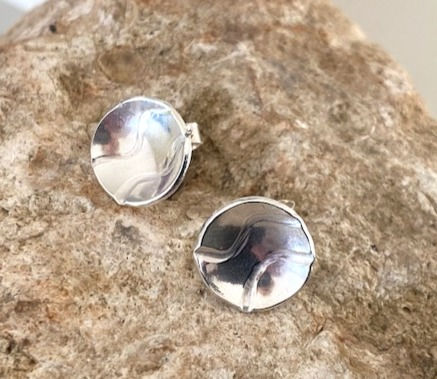 Thumbnail: Swirl silver studs