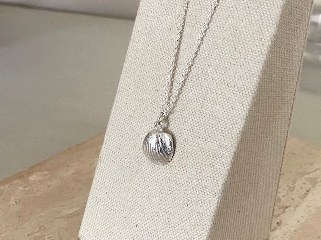 Thumbnail: Silver Shell necklace