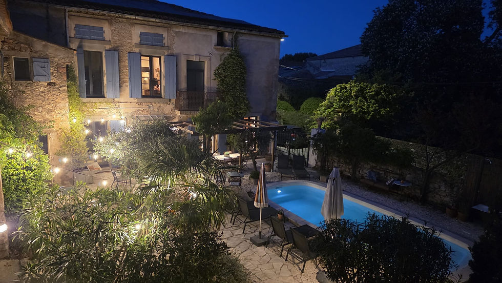 Charmante bed & breakfasts en appartementen met zwembad in de buurt van Narbonne, Occitanië.