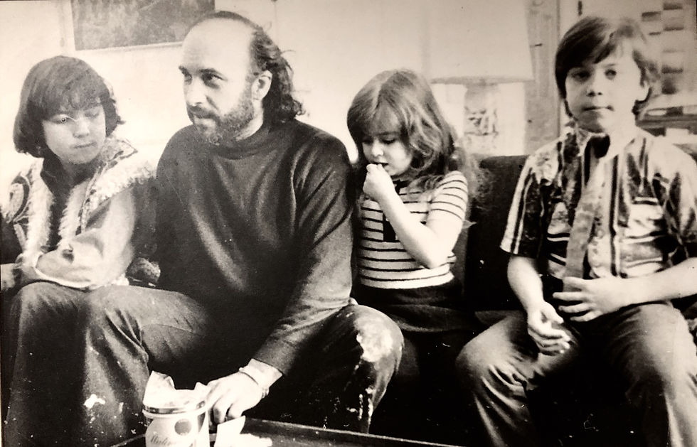 Commissaire · Scénographe · Maître de la matière