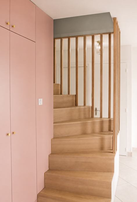 architecte-interieur-ecologique-vaucluse-escalier-bois-claustra