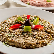 2) Gegrillter Auberginensalat  (Vegetarisch)