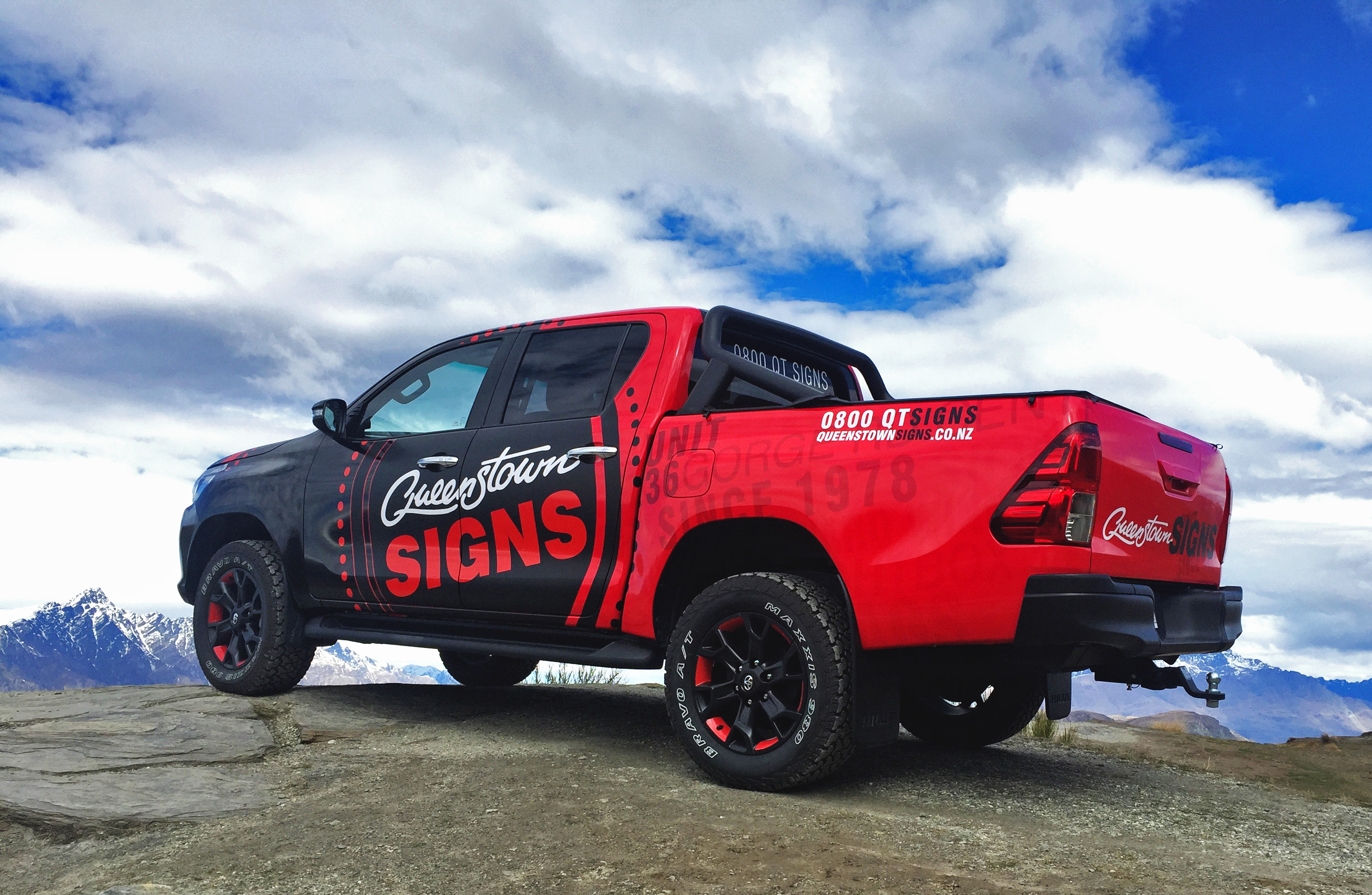 QT Signs Hilux