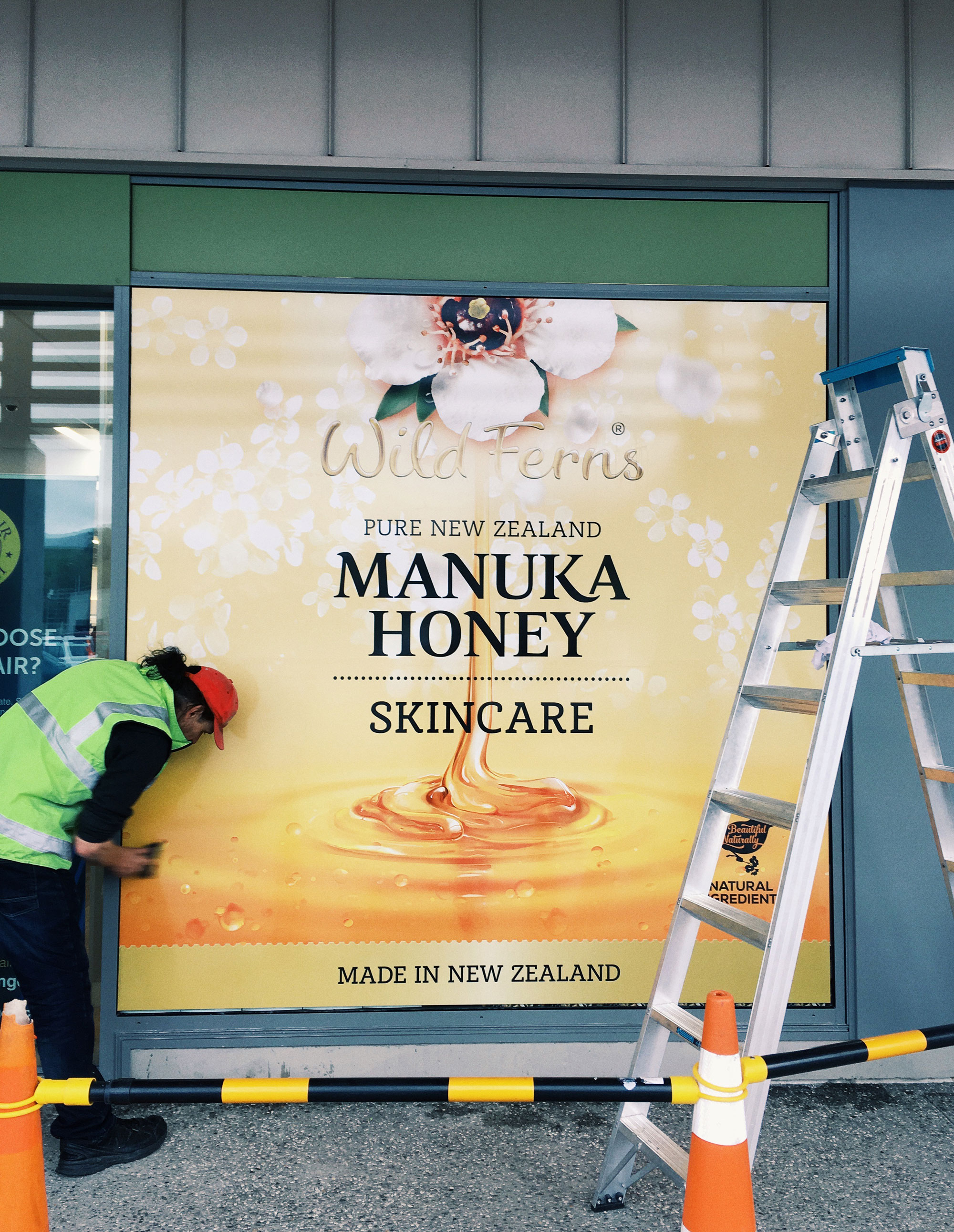Window graphics install