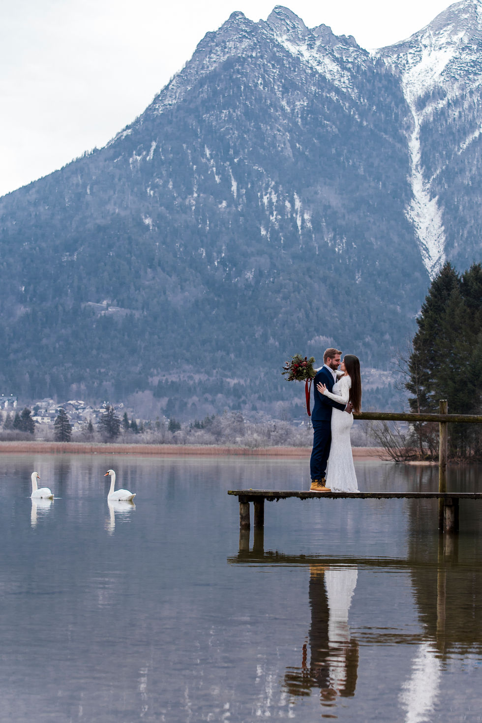 Esküvői kreatív fotózás, menyasszony, vőlegény, Hallstatt, Ausztria, esküvői fotós