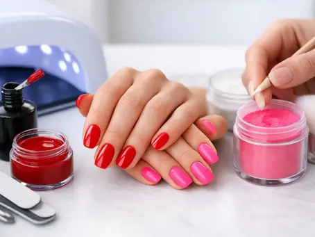 Gel Polish vs Dip Powder: Which Lasts Better?