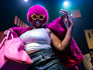 Mbok'Elengi. Jolie Ngemi