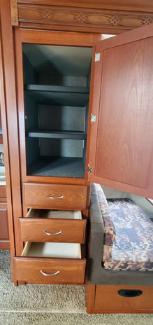 2008 Fleetwood Bounder 38V Turbo Diesel 