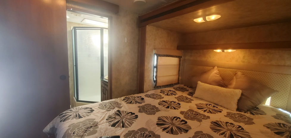 2005 Fleetwood Southwind 32V class A Motor Home