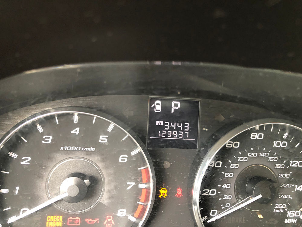 2011 Subaru Outback 3.6L white 123k Automatic