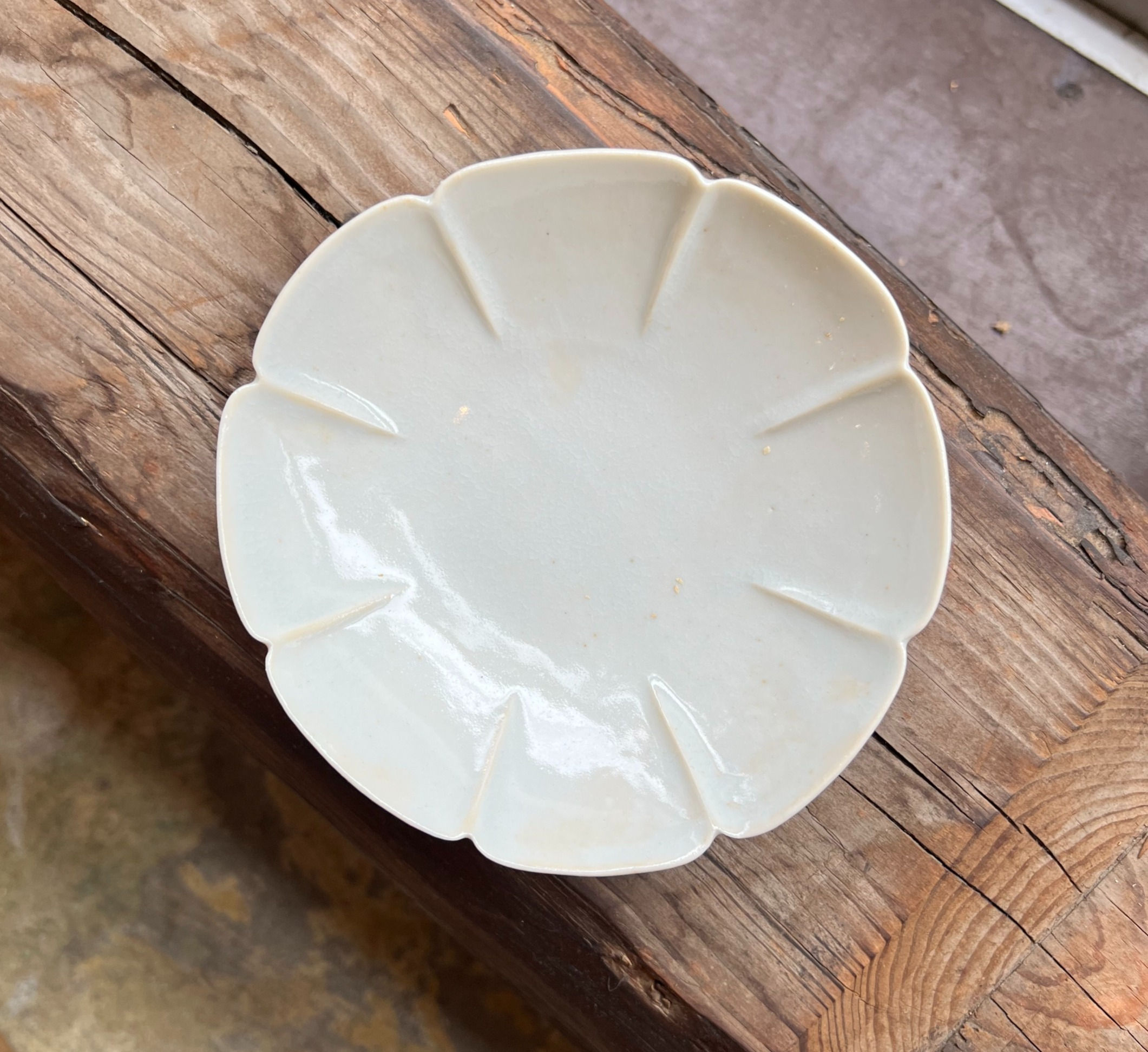 竹下努　青白磁輪花取皿（たー12）