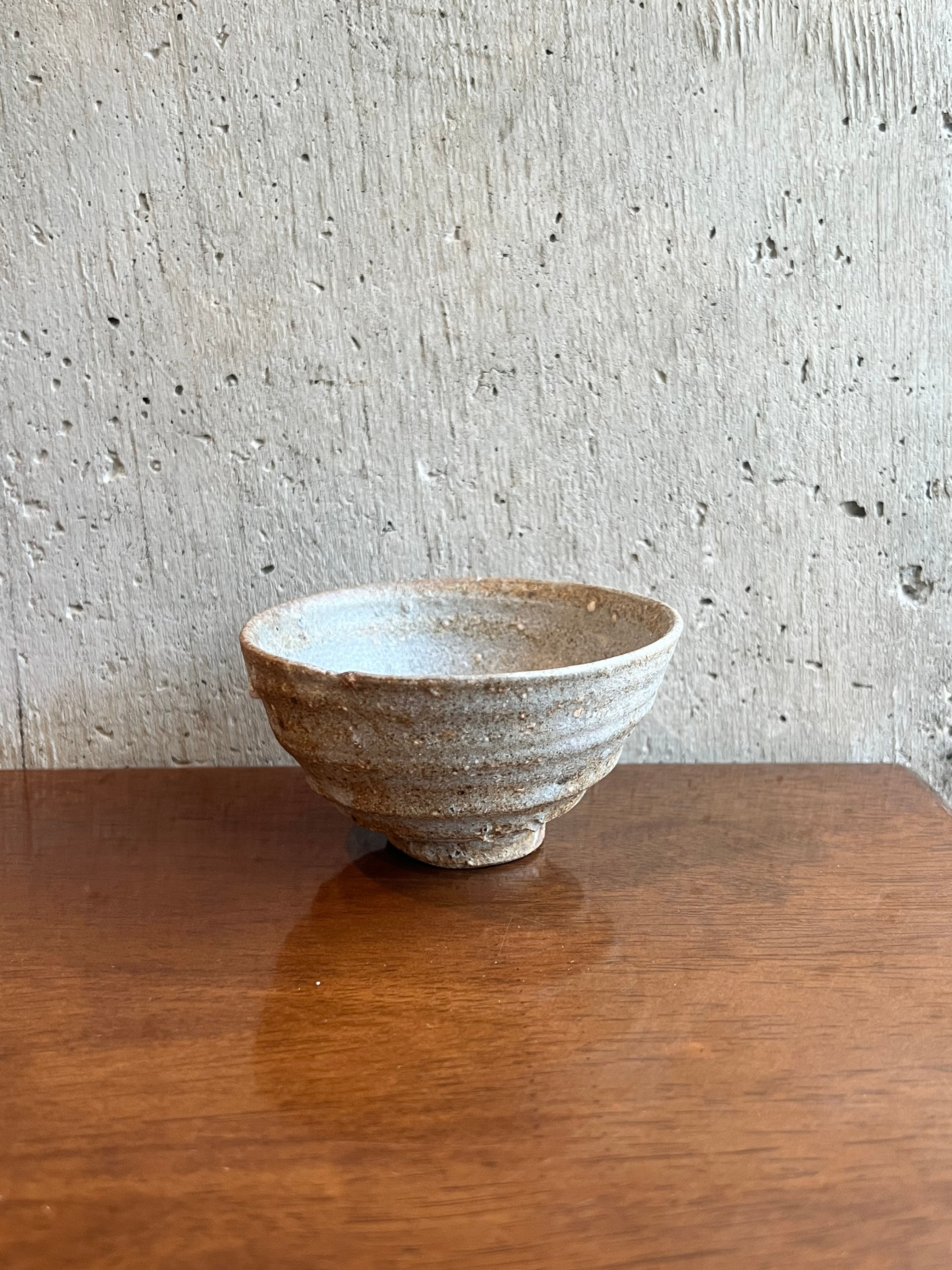 安達健　長石釉 灰 汲出碗　（安-31）