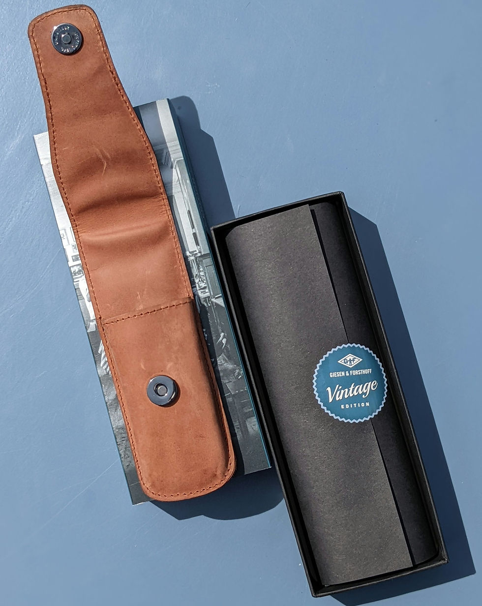 Thumbnail: Timor Leather Pouch for Safety Razor - slim, vintage edition