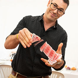 Prestation de magie de table (close-up) par le magicien Paulo pour un événement d'entreprise à Bayonne