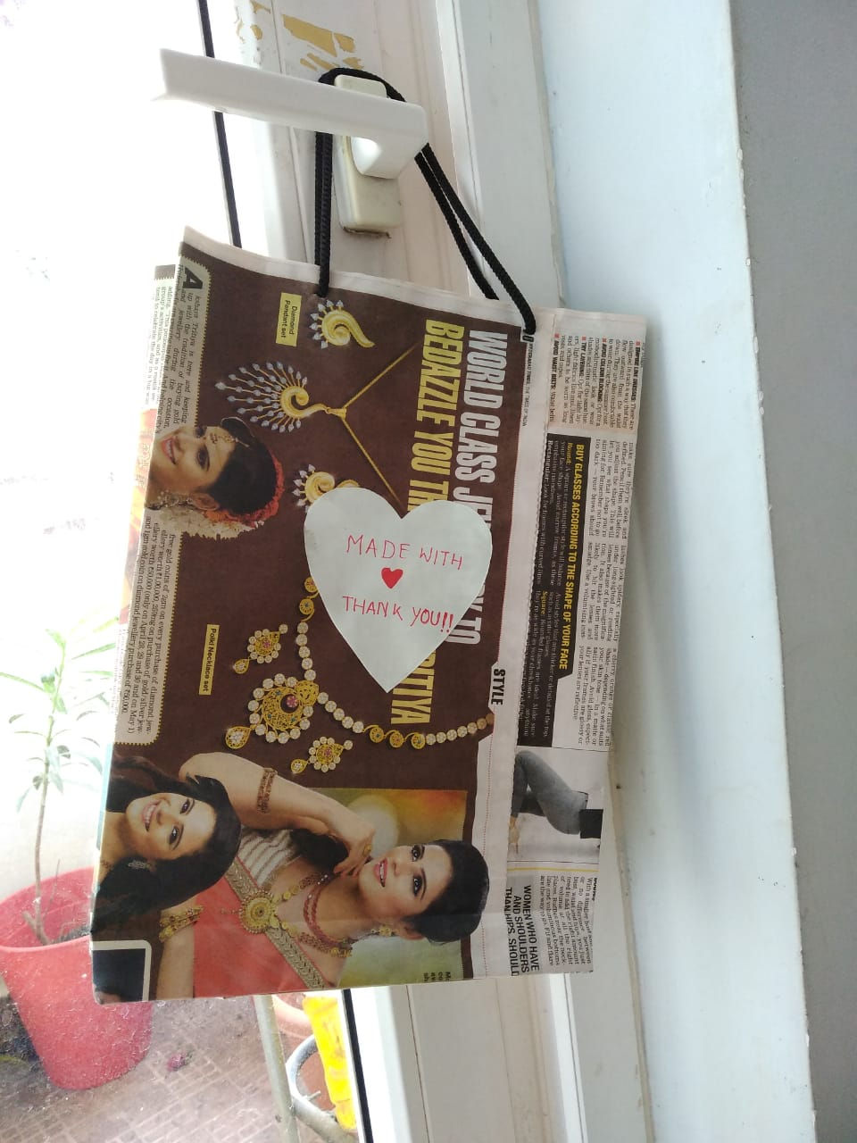 Thumbnail: Newspaper Gift Bag