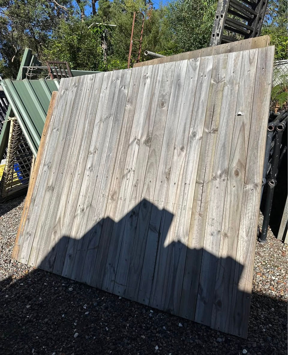 Thumbnail: Timber & Gal Gate 1960w