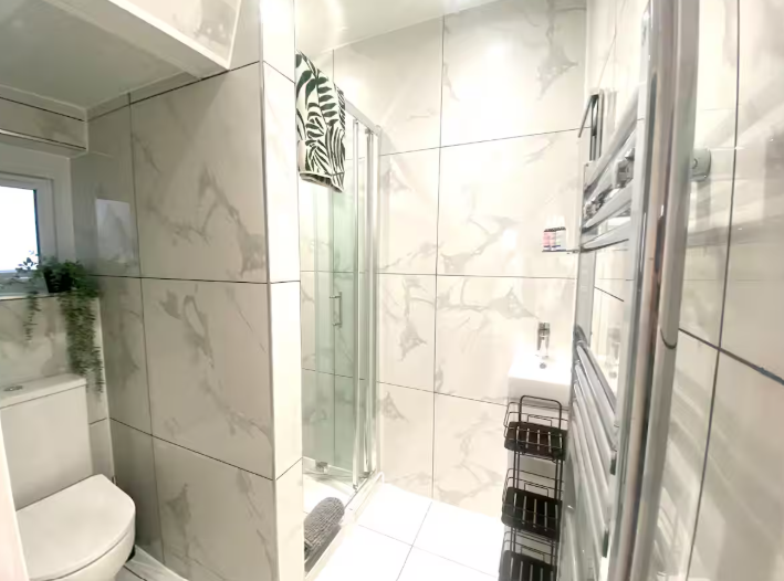 Property in West London Full bathroom 1