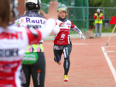 Naisten Superpesiksen välieräennakko 2020