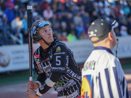 Miesten Superpesiksen kausiennakko 2020