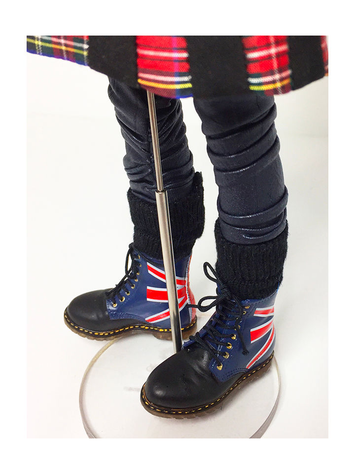 Thumbnail: U.K. Punk Duo