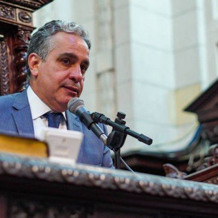 Presidente da Alerj quer suspender leilão da Cedae