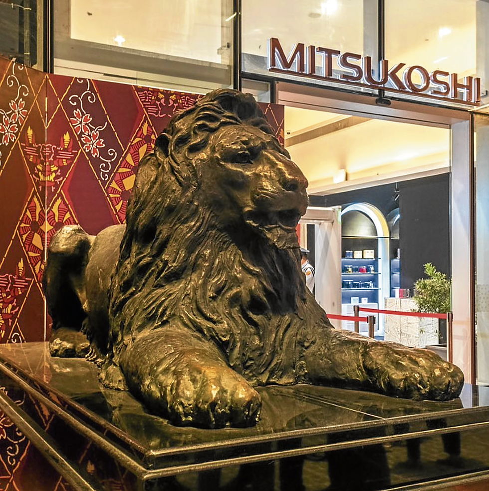 The iconic MITSUKOSHI Lion statue at the entrance of MITSUKOSHI BGC (Actual Photo)