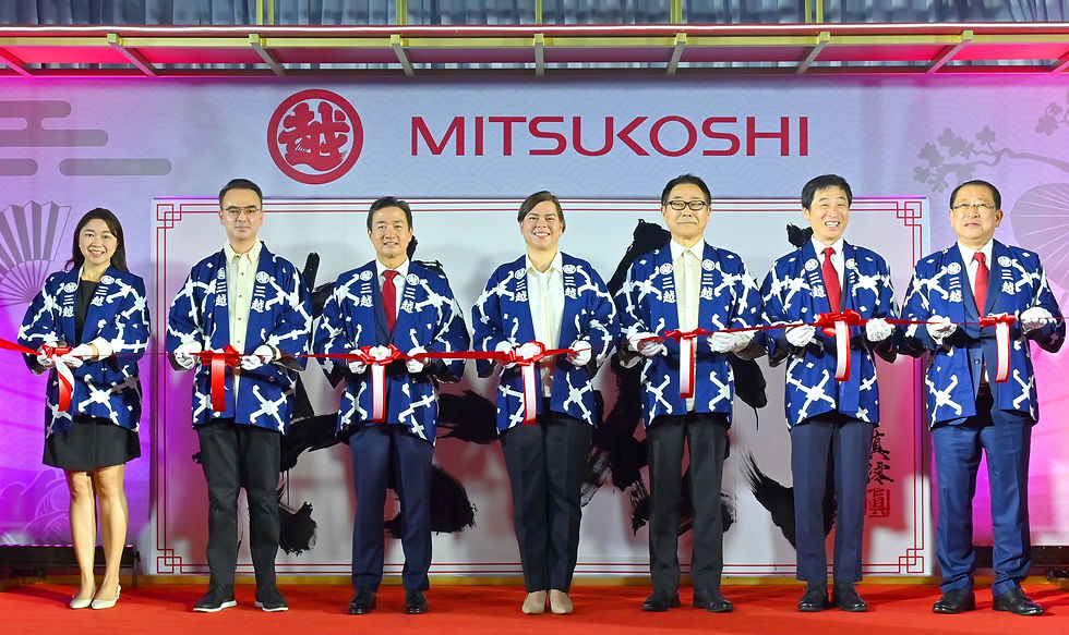 Vice President Sara Z. Duterte (center), Senator Alan Peter Cayetano (2nd from left), and Taguig City Mayor Lani Cayetano (leftmost) are the guests during the ceremonial toast and ribbon cutting. With them are, from left: Alfred V. Ty, chairman of Federal Land, Inc.; Hon. Kazuhiko Koshikawa, Japanese ambassador to the Philippines; Toshiyuki Hosoya, Isetan Mitsukoshi Holdings president and CEO; and Eiji Kutsukake, Nomura Real Estate Holdings chair.
