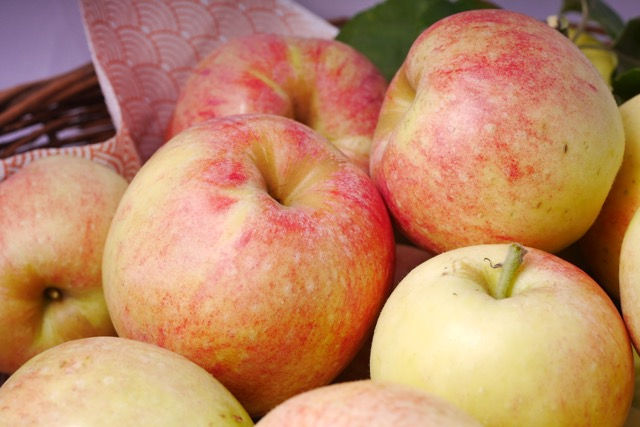Apples2