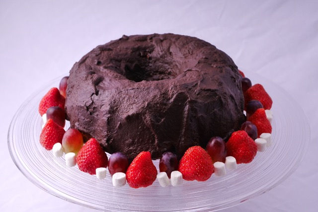 Chocolate cake with fruits