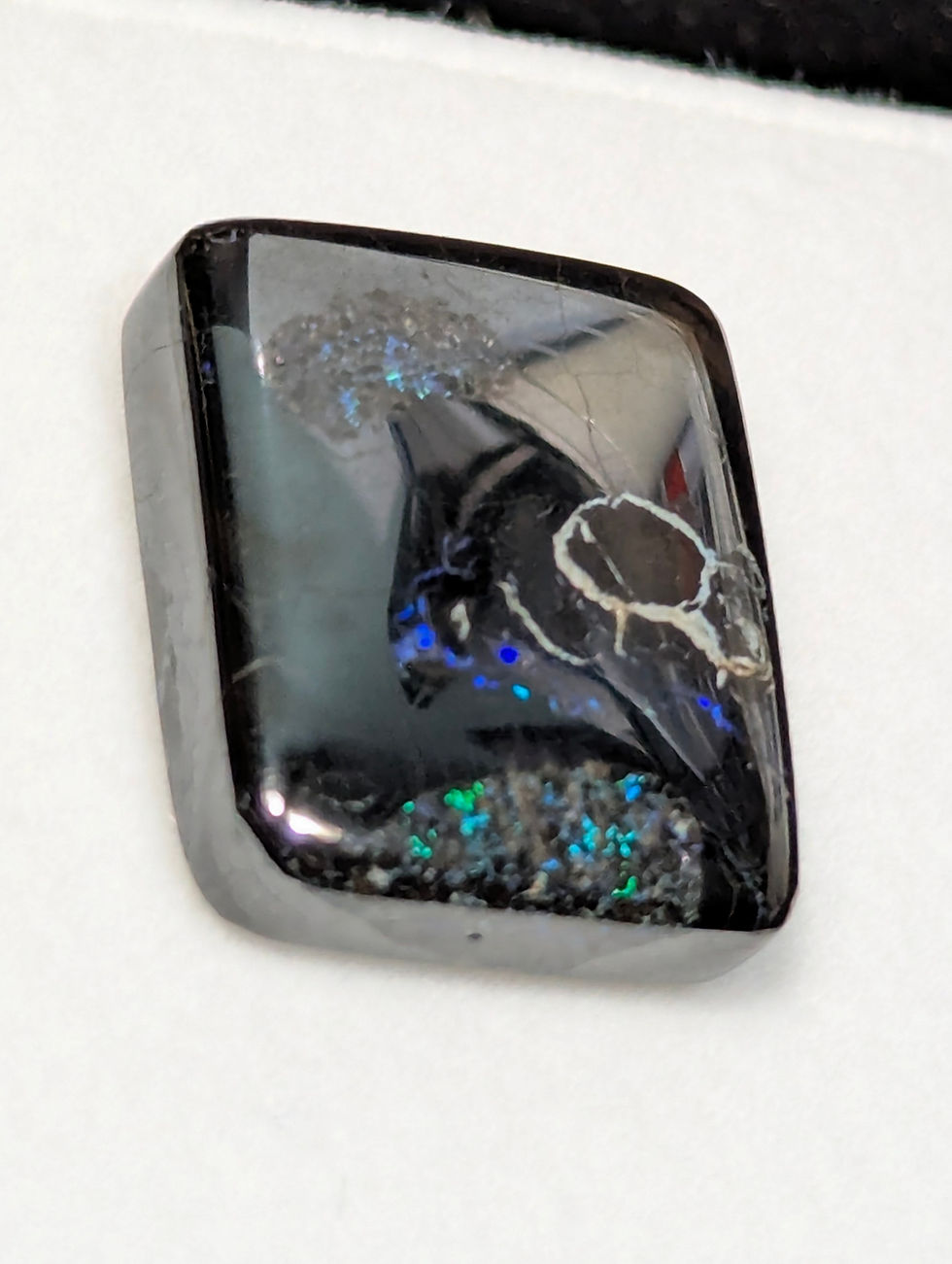 Opale Nobile Nero Andamooka – Cabochon da 10.55 ct (Sud Australia)
