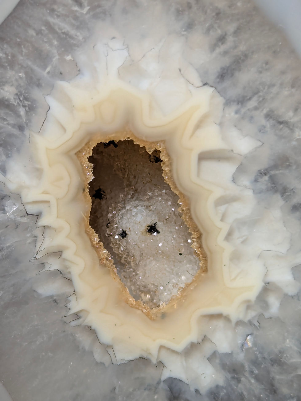 Thumbnail: Geode Agata Azzurra Naturale Lucidata con Piedistallo - Brasile