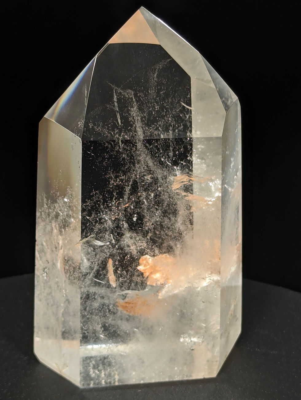 Torre a punta lucidata di quarzo naturale con ematite – 174 g – Brasile