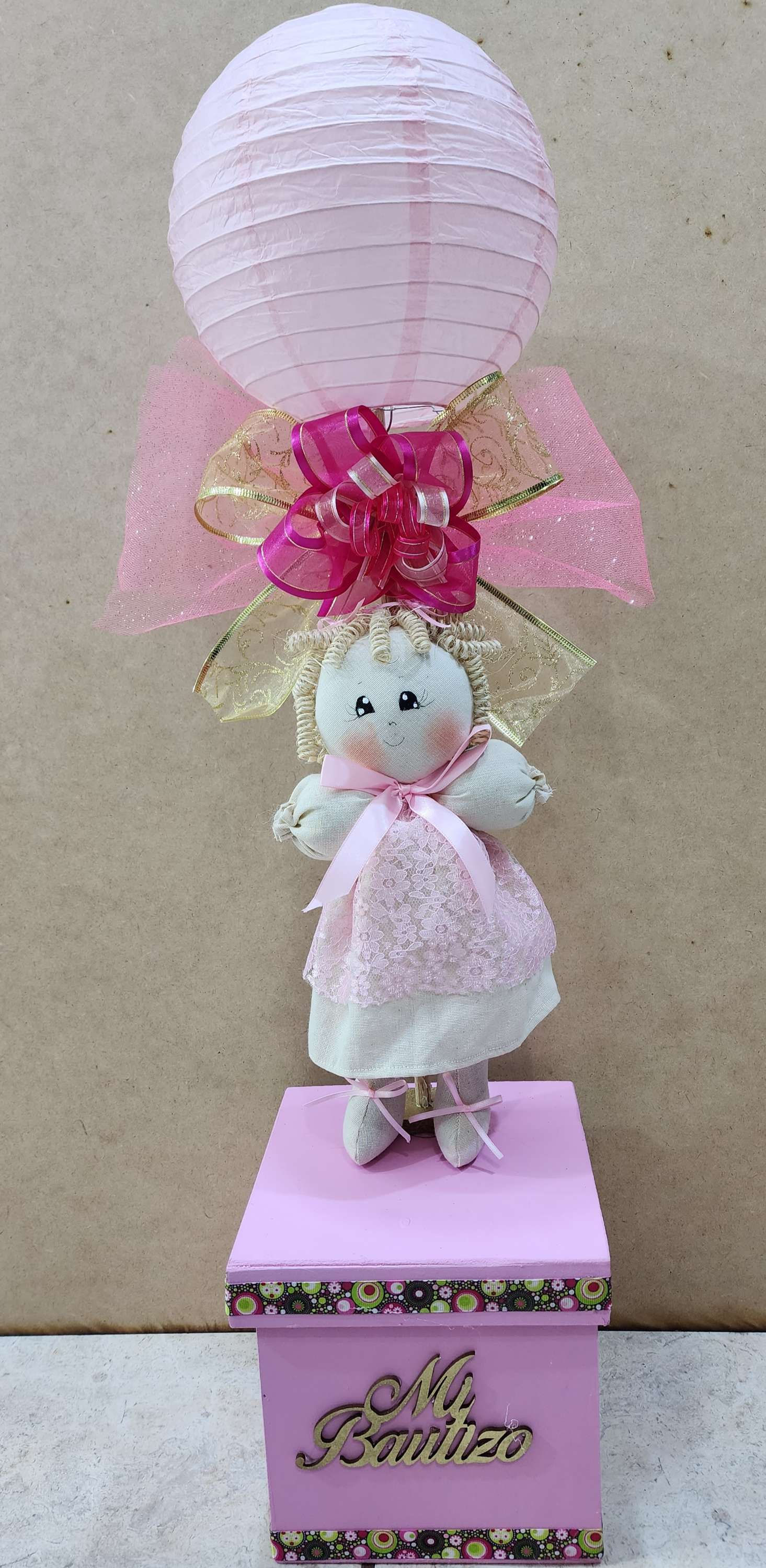 Centro de mesa bautizo niña con angelita de manta 80 cm